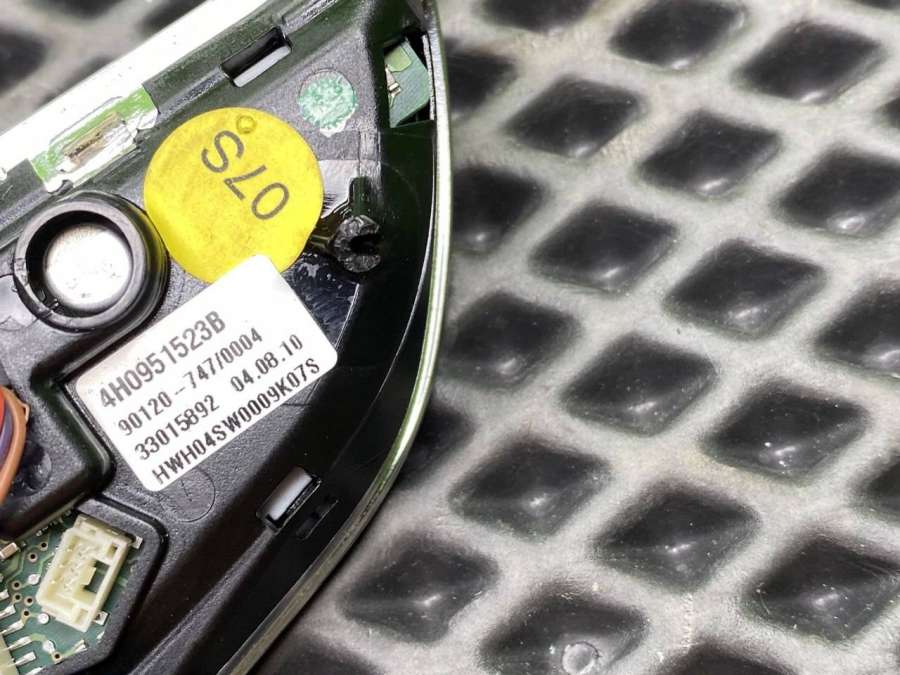 4H0951523B Кнопки управления на руле Audi A8 D4/4H 2012г. | Фото № 4 4H0951523B Кнопки управления на руле Audi A8 D4/4H 2012г. - Фото 4