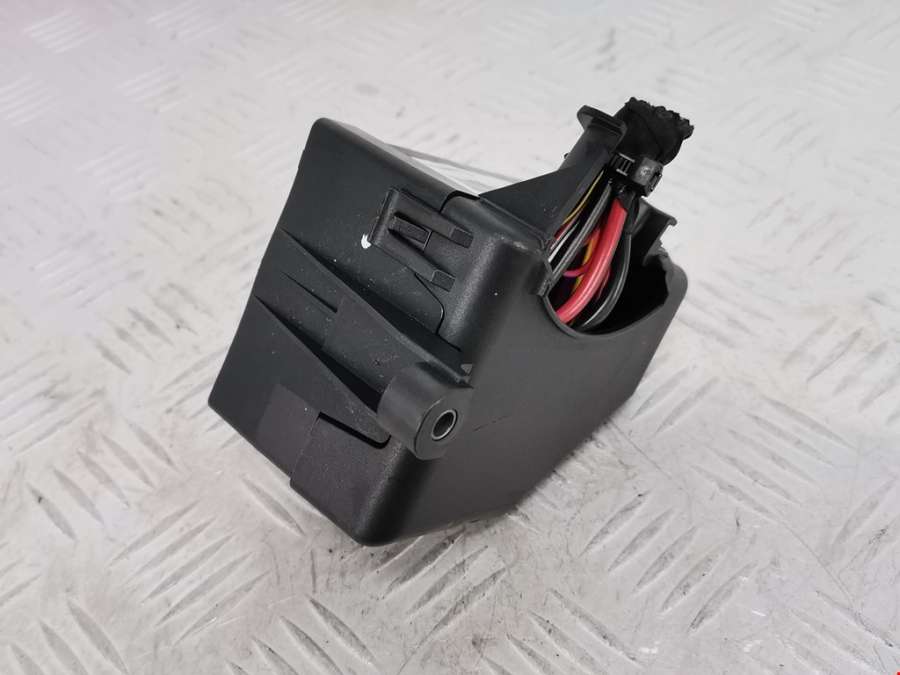 3C2941823 Блок предохранителей Volkswagen Passat 6 (2005-2010) Универсал 2007г. | Фото № 2 3C2941823 Блок предохранителей Volkswagen Passat 6 (2005-2010) Универсал 2007г. - Фото 2