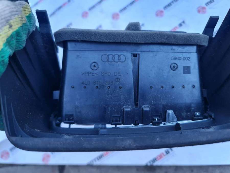 4L0819203 Дефлектор обдува салона Audi Q7 4L 2009г. | Фото № 3 4L0819203 Дефлектор обдува салона Audi Q7 4L 2009г. - Фото 3