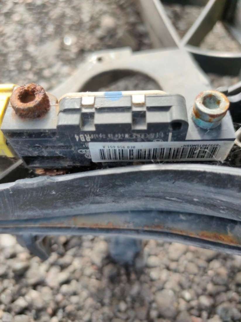 8E0959651A Датчик удара Audi A4 B7 2006г. | Фото № 1 8E0959651A Датчик удара Audi A4 B7 2006г. - Фото 1