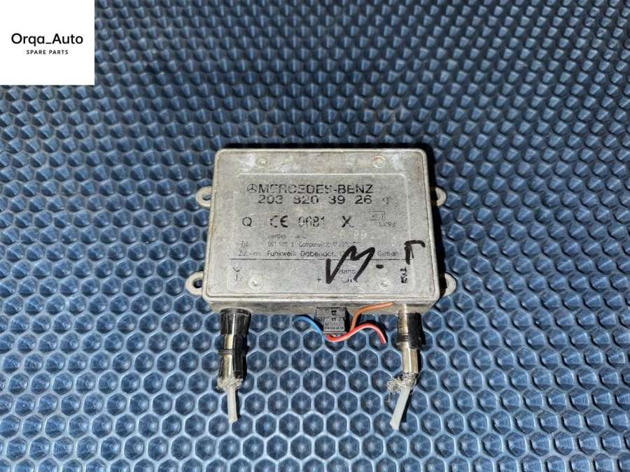 2038203926 Усилитель антенны Mercedes C W203 2004г. | Фото № 1 2038203926 Усилитель антенны Mercedes C W203 2004г. - Фото 1