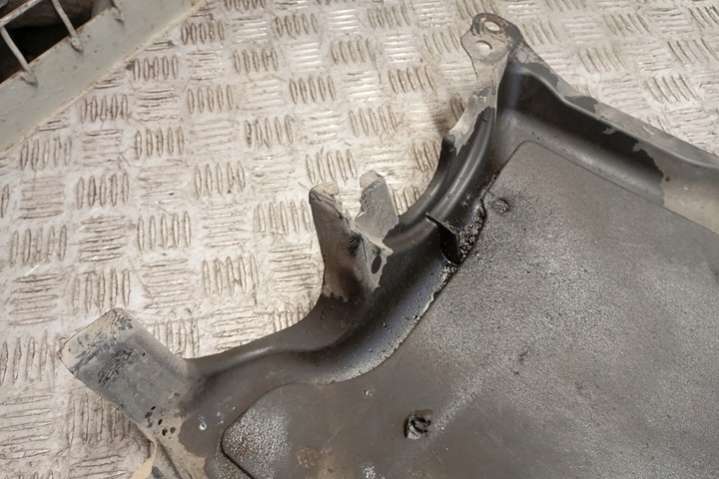 C218 A2125201323 Декоративная крышка двигателя Mercedes E W212/S212/C207/A207 (2009-2013) 2009г. | Фото № 2 C218 A2125201323 Декоративная крышка двигателя Mercedes E W212/S212/C207/A207 (2009-2013) 2009г. - Фото 2