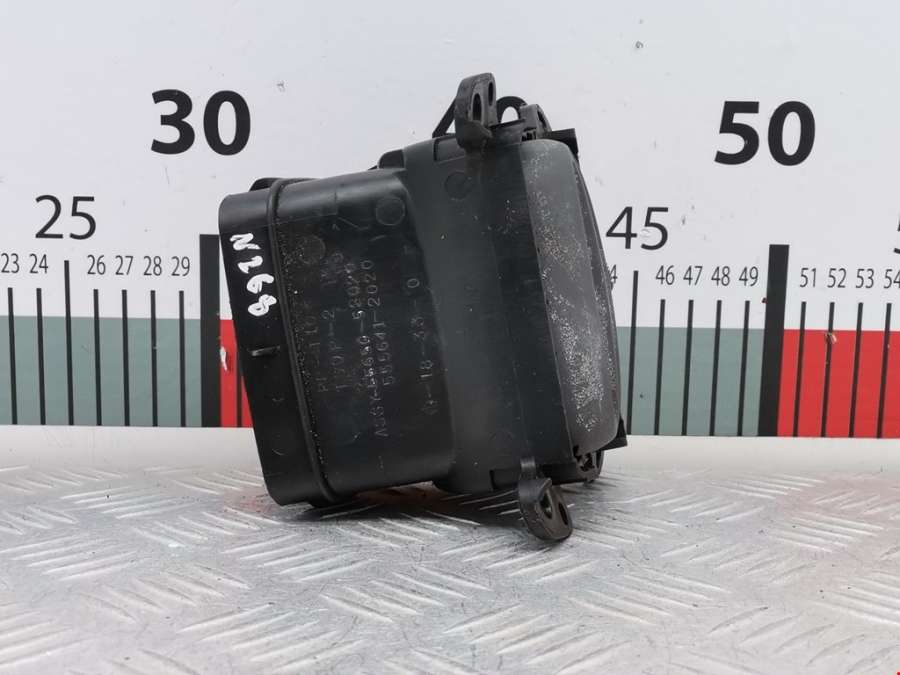 Дефлектор обдува салона Toyota Yaris_Verso (1999-2005) Минивэн 1999г. | Фото № 4 Дефлектор обдува салона Toyota Yaris_Verso (1999-2005) Минивэн 1999г. - Фото 4