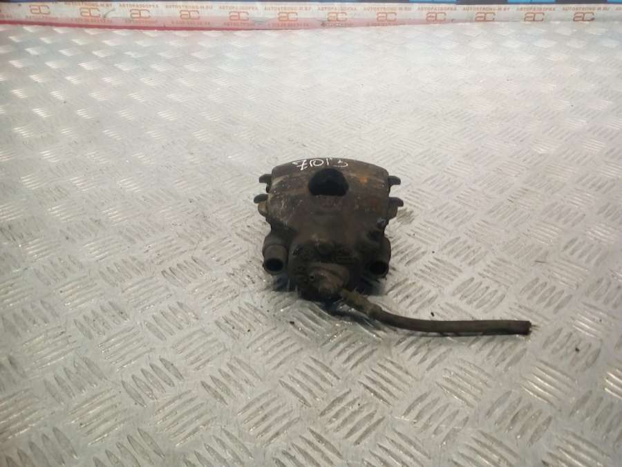 Суппорт передний правый Volkswagen Golf 5 (2003-2008) Хетчбэк 5дв. 2007г. | Фото № 2 Суппорт передний правый Volkswagen Golf 5 (2003-2008) Хетчбэк 5дв. 2007г. - Фото 2