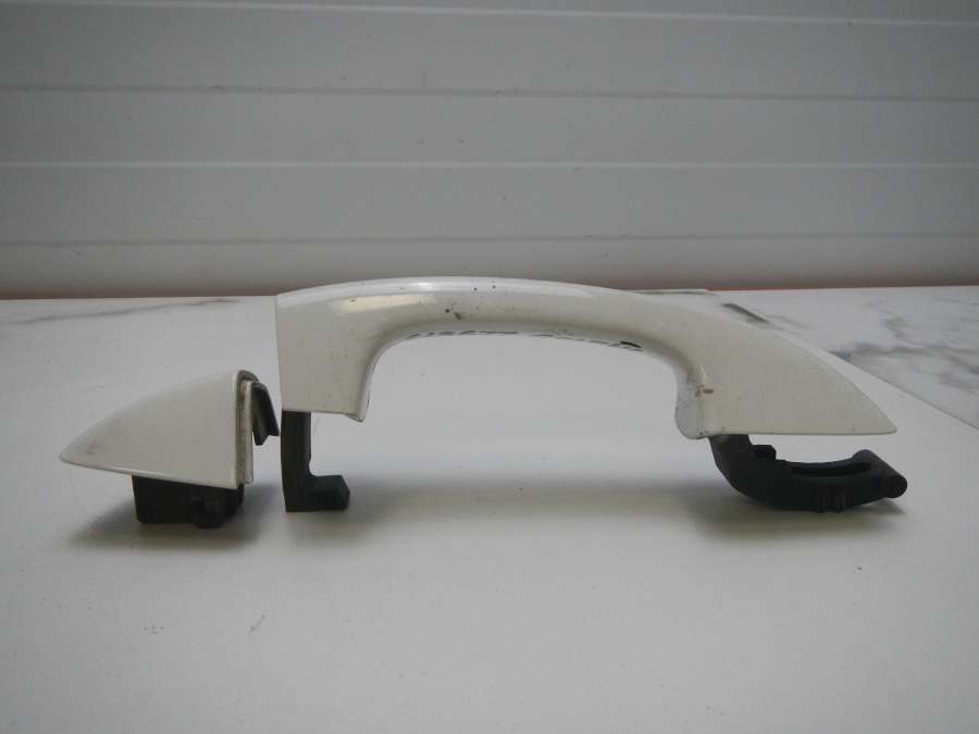 1K8837205C Ручка двери передней левой (наружняя)  Volkswagen Golf 0000г. | Фото № 2  1K8837205C Ручка двери передней левой (наружняя)  Volkswagen Golf 0000г. - Фото 2