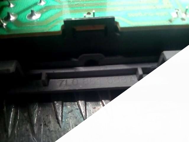 7L0861688A Плафон салонный Volkswagen Touareg 1 (2002-2010) Внедорожник 5дв. 2005г. | Фото № 5 7L0861688A Плафон салонный Volkswagen Touareg 1 (2002-2010) Внедорожник 5дв. 2005г. - Фото 5