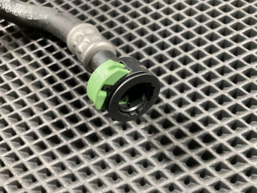 4H0317818S Масляная трубка Audi A8 D4/4H 2016г. | Фото № 8 4H0317818S Масляная трубка Audi A8 D4/4H 2016г. - Фото 8