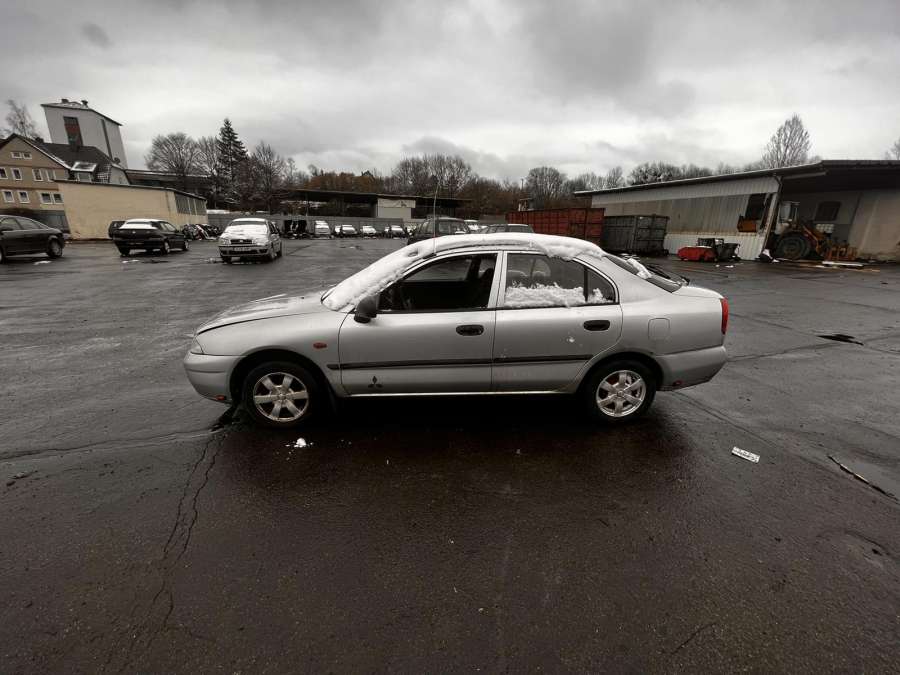 Кнопка корректора фар Mitsubishi Carisma (1995-2004) Хетчбэк 5дв. 1998г. | Фото № 12 Кнопка корректора фар Mitsubishi Carisma (1995-2004) Хетчбэк 5дв. 1998г. - Фото 12