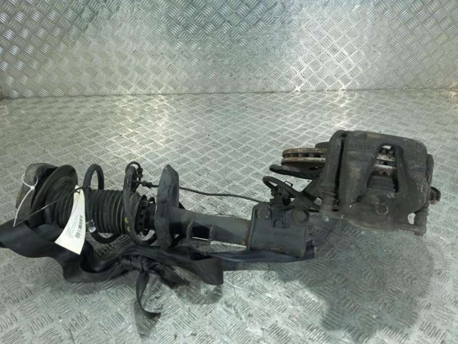 Стойка передняя левая Mercedes B W246 2012г. | Фото № 2 Стойка передняя левая Mercedes B W246 2012г. - Фото 2