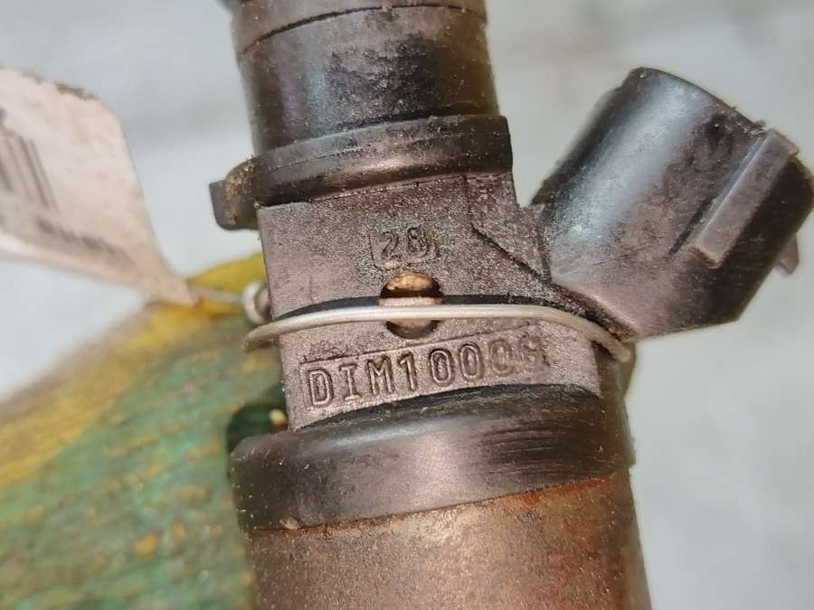 Форсунка Mitsubishi Carisma Седан 1998г. | Фото № 4 Форсунка Mitsubishi Carisma Седан 1998г. - Фото 4