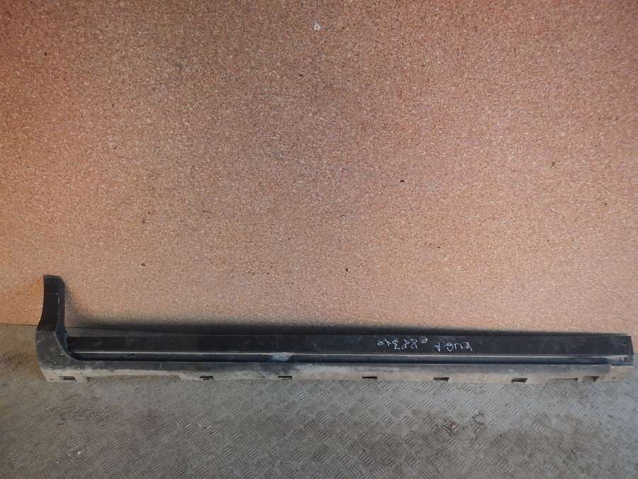 CV44S10154AC Накладка порога наружная правая  Ford Kuga 0000г. | Фото № 1  CV44S10154AC Накладка порога наружная правая  Ford Kuga 0000г. - Фото 1