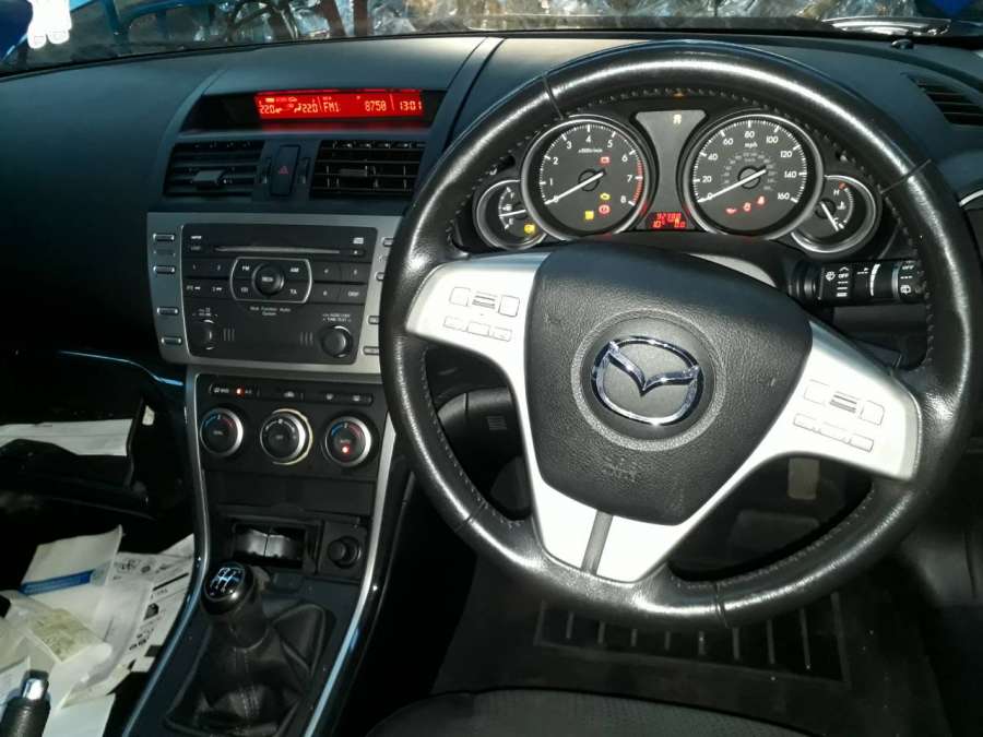 Кнопки мазда 6 gh. Центральная панель Мазда 6 GH. Mazda 6 (2008 г.в.). кресла. Mazda 6 GH кнопка старт стоп. Mazda 6 GH 2008 консоль пассажира.