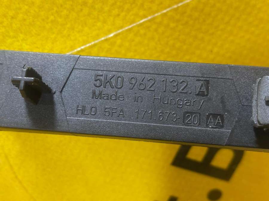 5K0962132A Антенна системы комфортного доступа Volkswagen Volkswagen Tiguan 2 2016 0000г. | Фото № 4 5K0962132A Антенна системы комфортного доступа Volkswagen Volkswagen Tiguan 2 2016 0000г. - Фото 4