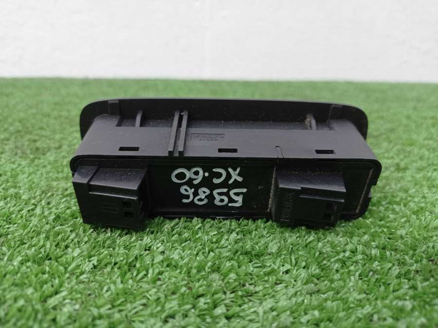 31394150 Переключатель регулировки сиденья Volvo XC60 Джип 2018г. | Фото № 2 31394150 Переключатель регулировки сиденья Volvo XC60 Джип 2018г. - Фото 2