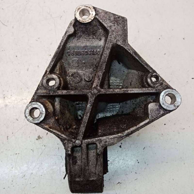 9630604180 Кронштейн полуоси Peugeot 407 2009г. | Фото № 4 9630604180 Кронштейн полуоси Peugeot 407 2009г. - Фото 4