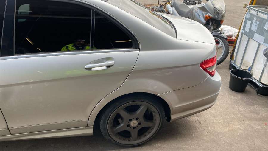Дверь передняя правая  MERCEDES BENZ C-CLASS W204 2007г. | Фото № 5   Дверь передняя правая  MERCEDES BENZ C-CLASS W204 2007г. - Фото 5