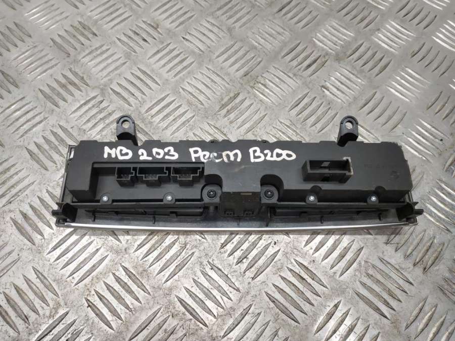 2038703310 Блок кнопок Mercedes-Benz C W203/S203/CL203 CL203 2005г. | Фото № 2 2038703310 Блок кнопок Mercedes-Benz C W203/S203/CL203 CL203 2005г. - Фото 2