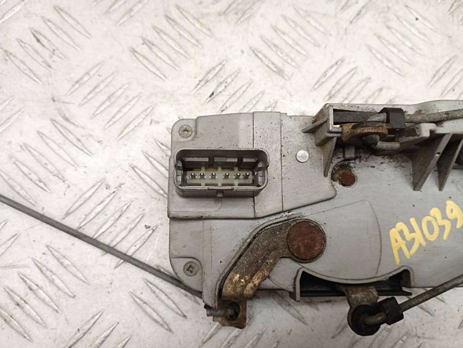 Замок двери передней правой Peugeot 406 1997г. | Фото № 2 Замок двери передней правой Peugeot 406 1997г. - Фото 2
