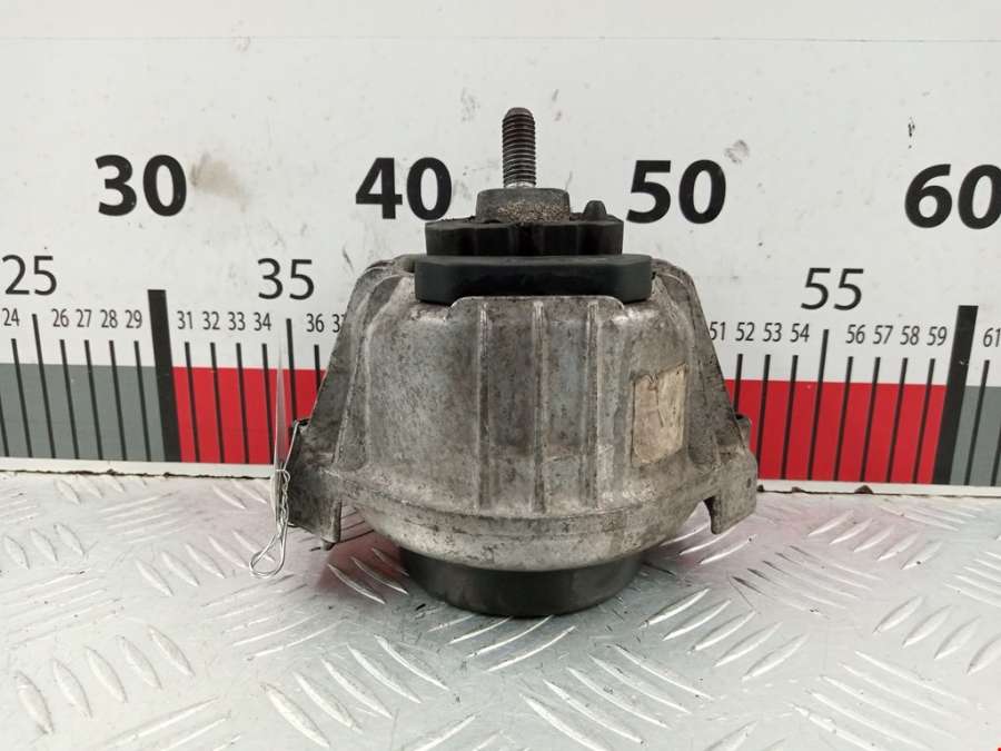 Подушка (опора) крепления двигателя BMW 3-Series (E90/E91/E92/E93) (2004-2013) Седан 2009г. | Фото № 1 Подушка (опора) крепления двигателя BMW 3-Series (E90/E91/E92/E93) (2004-2013) Седан 2009г. - Фото 1