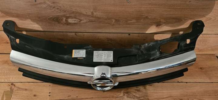 131084637 Решетка радиатора  Opel Astra H (2004-2007) 2004г. | Фото № 2  131084637 Решетка радиатора  Opel Astra H (2004-2007) 2004г. - Фото 2