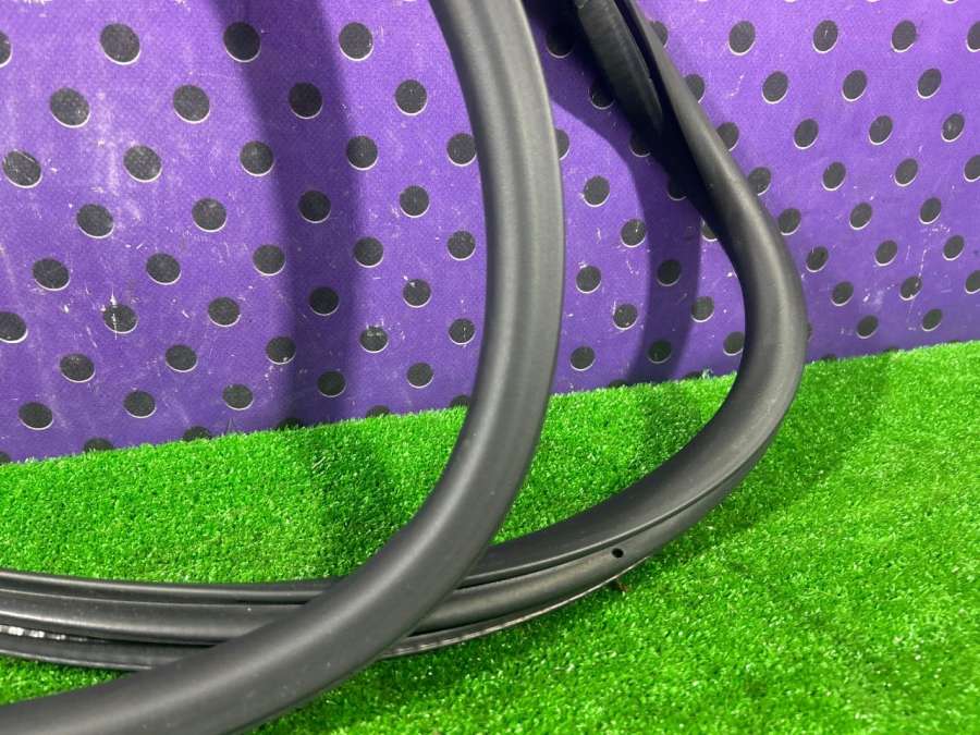 Уплотнитель двери задней левой Peugeot 208 2 2019г. | Фото № 2 Уплотнитель двери задней левой Peugeot 208 2 2019г. - Фото 2