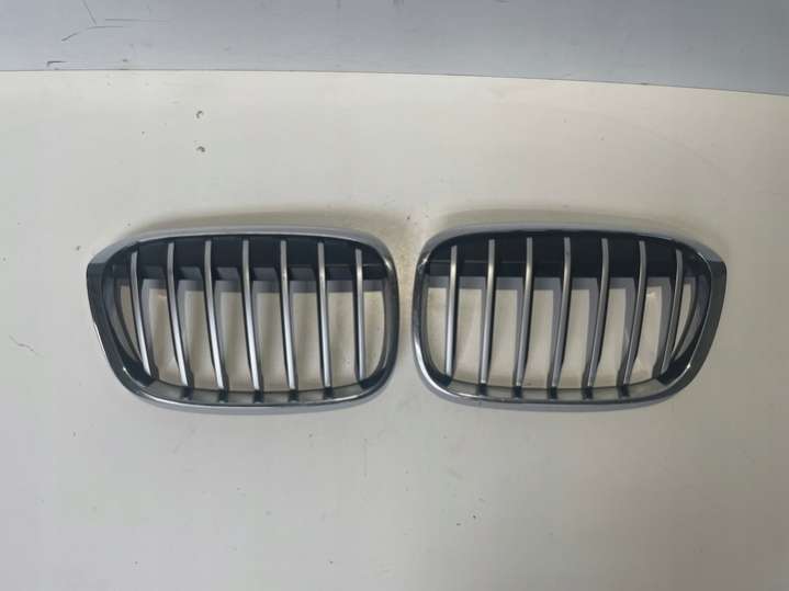 Решетка радиатора  BMW X1 F48 (2015-2019) 2015г. | Фото № 1   Решетка радиатора  BMW X1 F48 (2015-2019) 2015г. - Фото 1