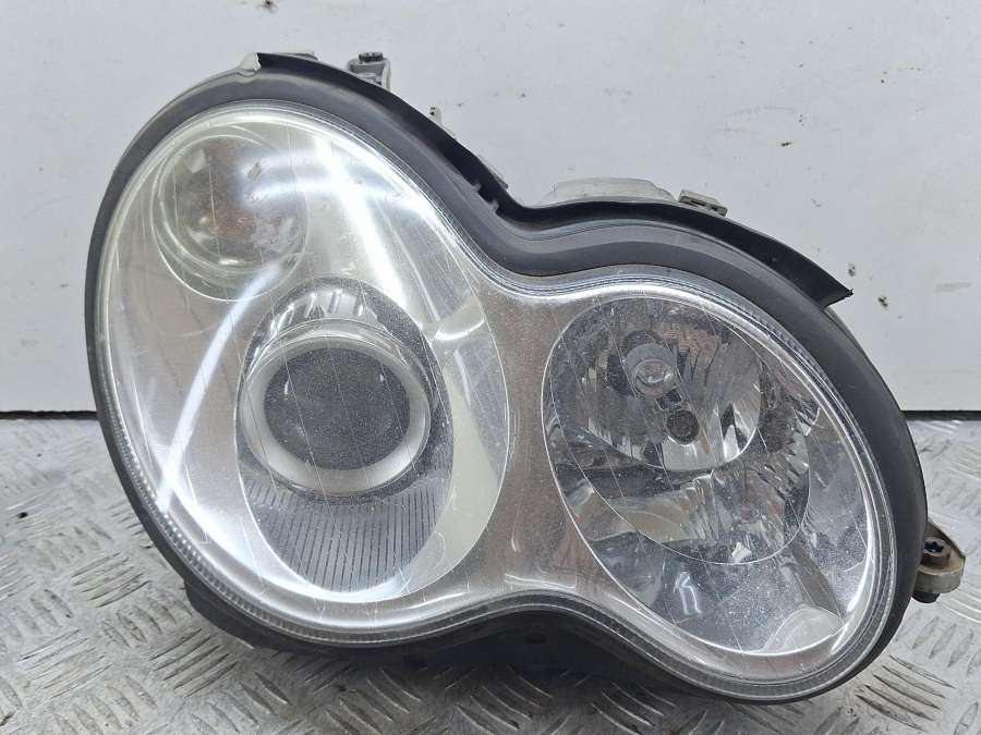 A20382038610301166276 Фара правая Mercedes-Benz C W203/S203/CL203 W203.054 2005г. | Фото № 1 A20382038610301166276 Фара правая Mercedes-Benz C W203/S203/CL203 W203.054 2005г. - Фото 1