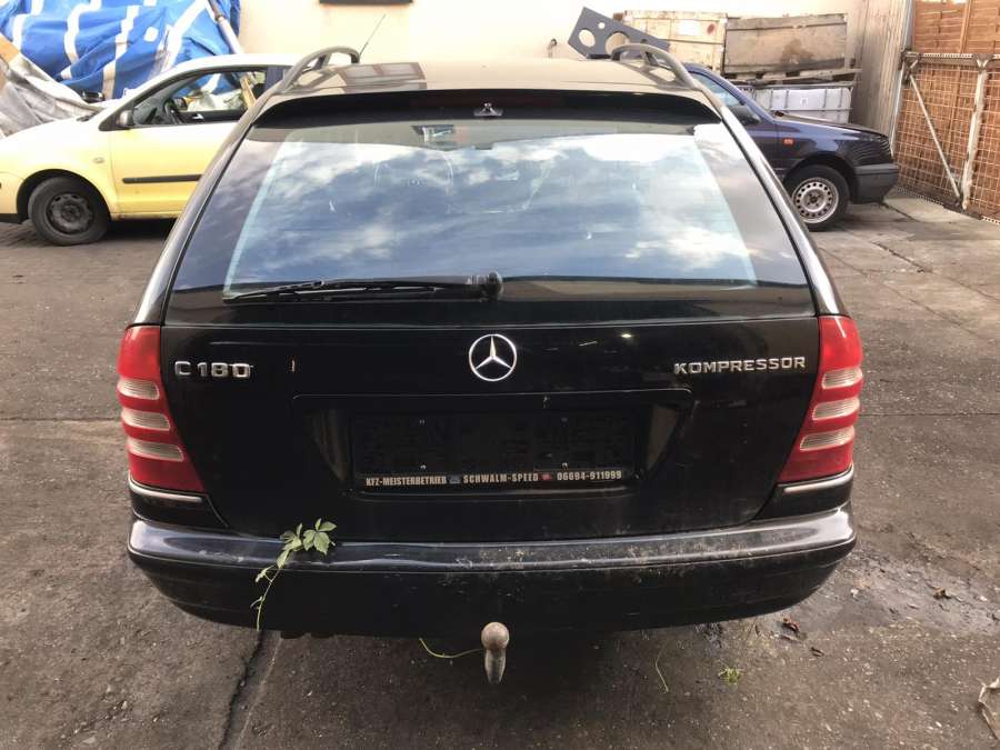 Накладка декоративная (молдинг) двери передней правой Mercedes C-Class (W203) (2000-2008) Универсал 2003г. | Фото № 7 Накладка декоративная (молдинг) двери передней правой Mercedes C-Class (W203) (2000-2008) Универсал 2003г. - Фото 7