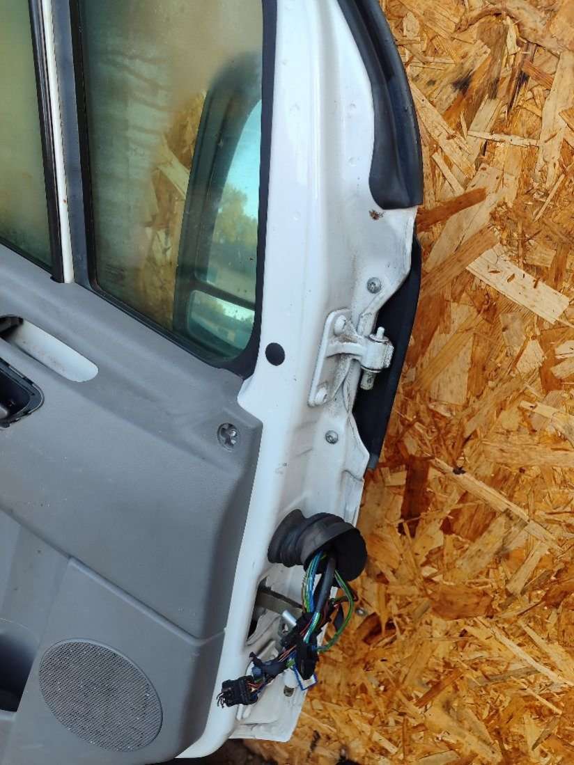 Дверь передняя левая  Mercedes Sprinter W906 2009г. | Фото № 20   Дверь передняя левая  Mercedes Sprinter W906 2009г. - Фото 20