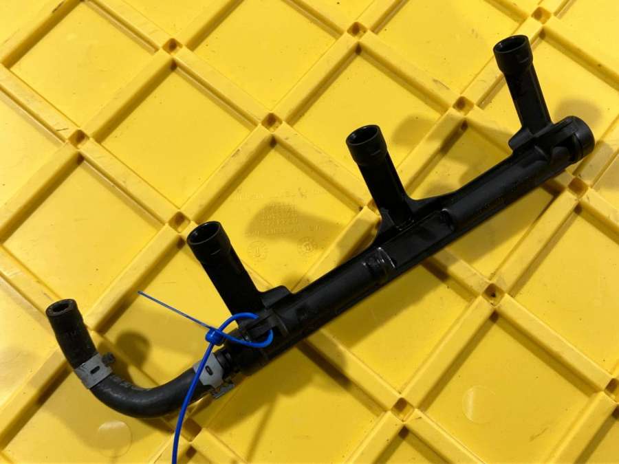 06E133681L Топливная рампа левая  Audi A7 4G 2018г. | Фото № 2  06E133681L Топливная рампа левая  Audi A7 4G 2018г. - Фото 2