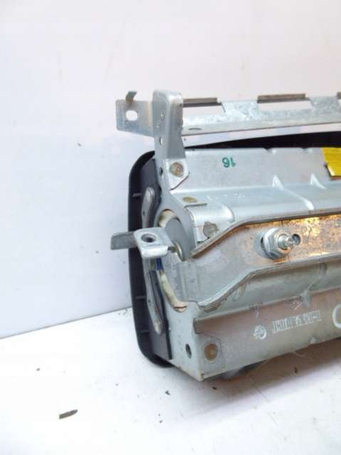 8200505999 Подушка безопасности Renault Clio 2 поколение (1998-2001) 1998г. | Фото № 5 8200505999 Подушка безопасности Renault Clio 2 поколение (1998-2001) 1998г. - Фото 5