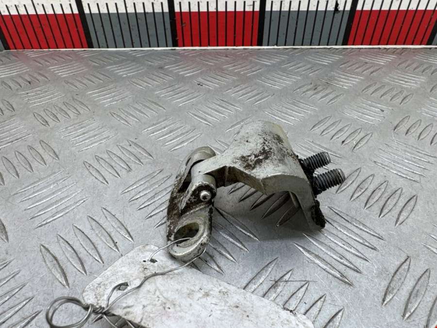 Петля крышки (двери) багажника Volkswagen Sharan 1 (1995-2010) Минивэн 2002г. | Фото № 2 Петля крышки (двери) багажника Volkswagen Sharan 1 (1995-2010) Минивэн 2002г. - Фото 2