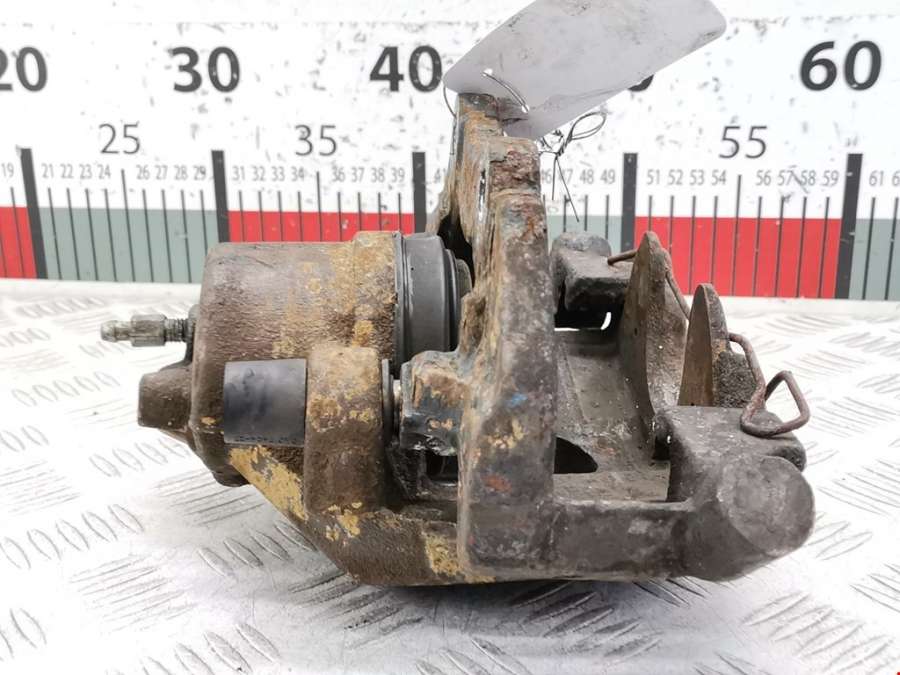 Суппорт передний правый Ford Focus 2 (2004-2011) Седан 2008г. | Фото № 3 Суппорт передний правый Ford Focus 2 (2004-2011) Седан 2008г. - Фото 3