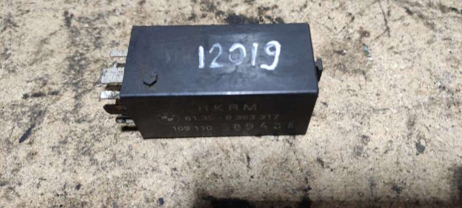 61.35-8363317 109110219401 Реле (прочее)  BMW 5 E34 1994г. | Фото № 1  61.35-8363317 109110219401 Реле (прочее)  BMW 5 E34 1994г. - Фото 1