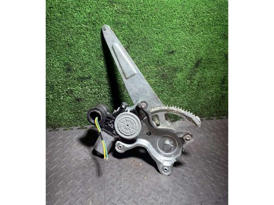 8572032150 Стеклоподъемник задний правый Toyota RAV4 2003г. | Фото № 5 8572032150 Стеклоподъемник задний правый Toyota RAV4 2003г. - Фото 5