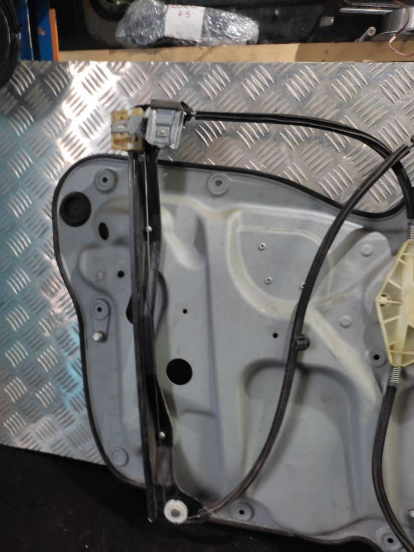 Стеклоподъемник электрический передний правый Volkswagen Touran 1 2007г. | Фото № 6 Стеклоподъемник электрический передний правый Volkswagen Touran 1 2007г. - Фото 6