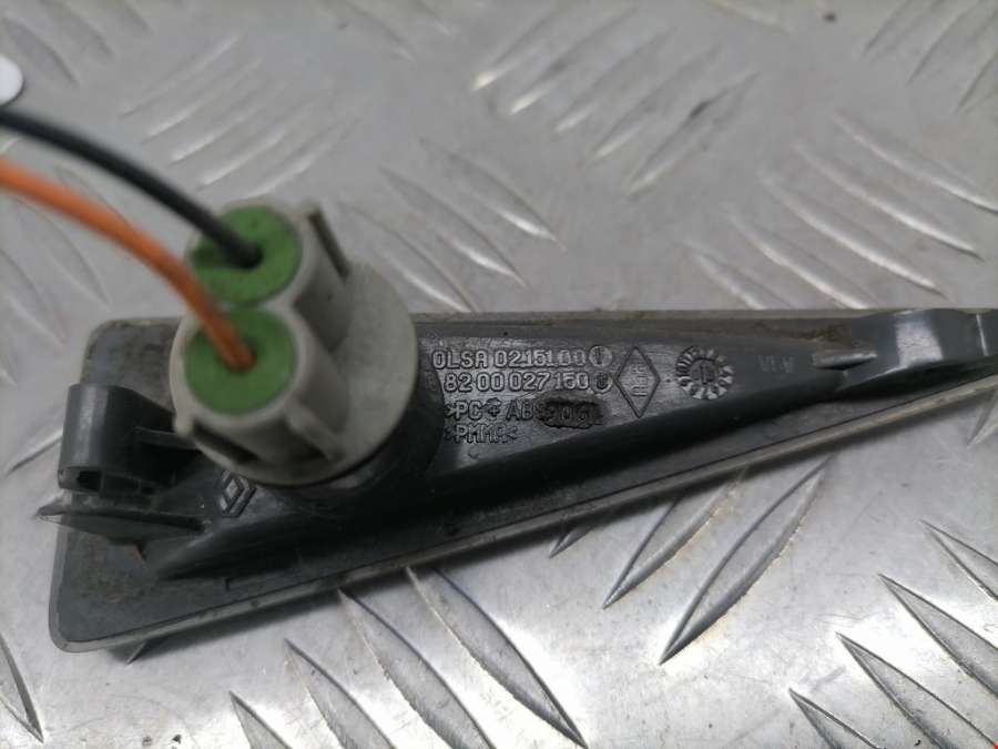 8200027150 Повторитель указателя поворота левый Renault Scenic 2 (2003-2009) Минивэн 2005г. | Фото № 4 8200027150 Повторитель указателя поворота левый Renault Scenic 2 (2003-2009) Минивэн 2005г. - Фото 4