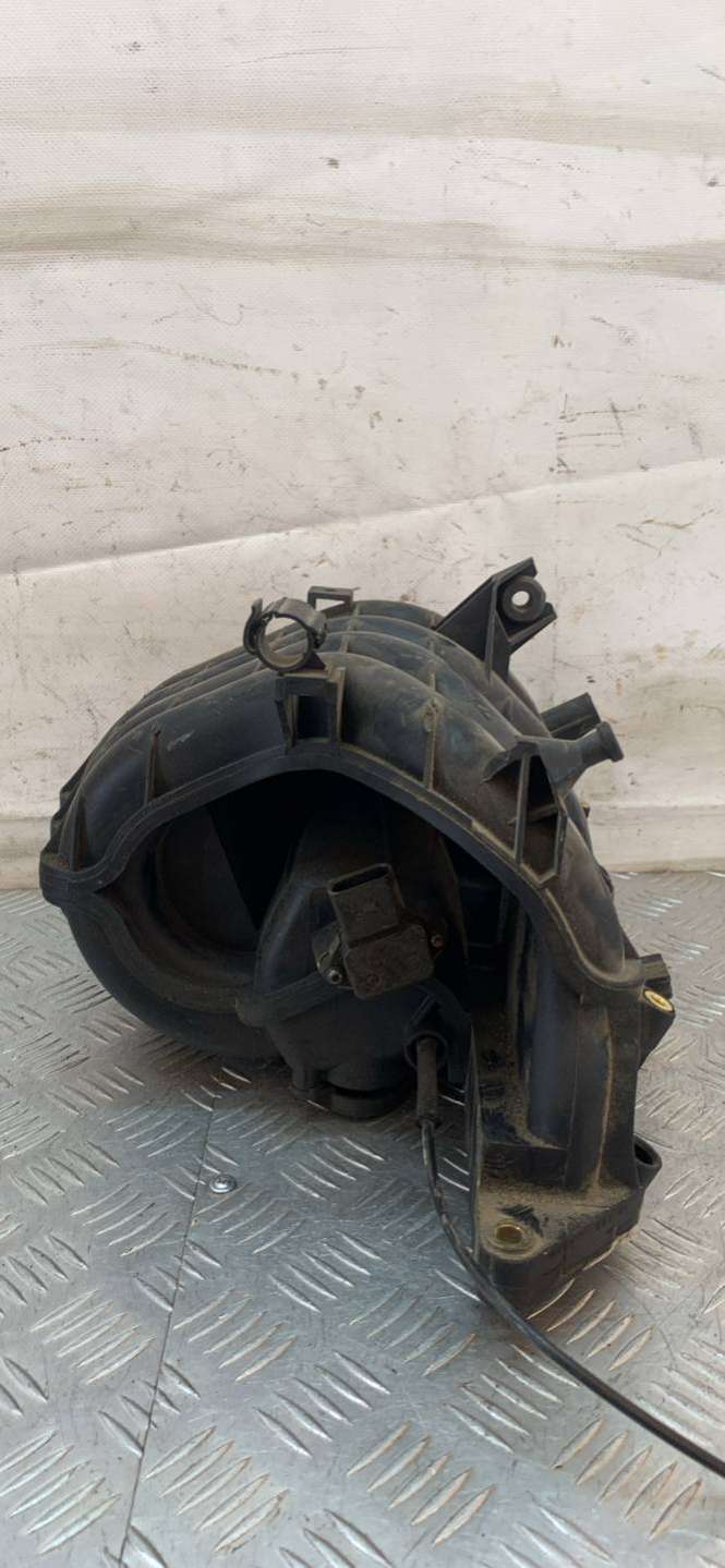 036129711BK2900302879 Впускной коллектор Volkswagen Golf 4 0000г. | Фото № 2 036129711BK2900302879 Впускной коллектор Volkswagen Golf 4 0000г. - Фото 2