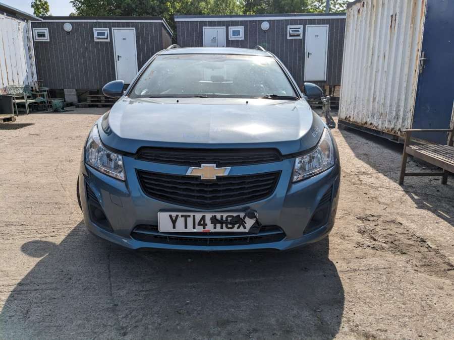 Уплотнитель двери Chevrolet Cruze 2 (J300) (2008-2016) Универсал 2014г. | Фото № 4 Уплотнитель двери Chevrolet Cruze 2 (J300) (2008-2016) Универсал 2014г. - Фото 4