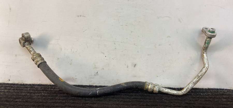 Трубка кондиционера Hyundai Santa Fe 1 поколение внедорожник 2003г. | Фото № 1 Трубка кондиционера Hyundai Santa Fe 1 поколение внедорожник 2003г. - Фото 1