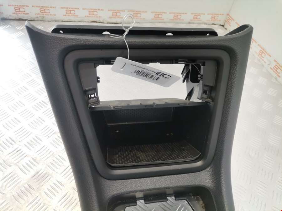 7N2863243 Подлокотник Volkswagen Sharan 2 (2010-2021) Минивэн 2011г. | Фото № 3 7N2863243 Подлокотник Volkswagen Sharan 2 (2010-2021) Минивэн 2011г. - Фото 3