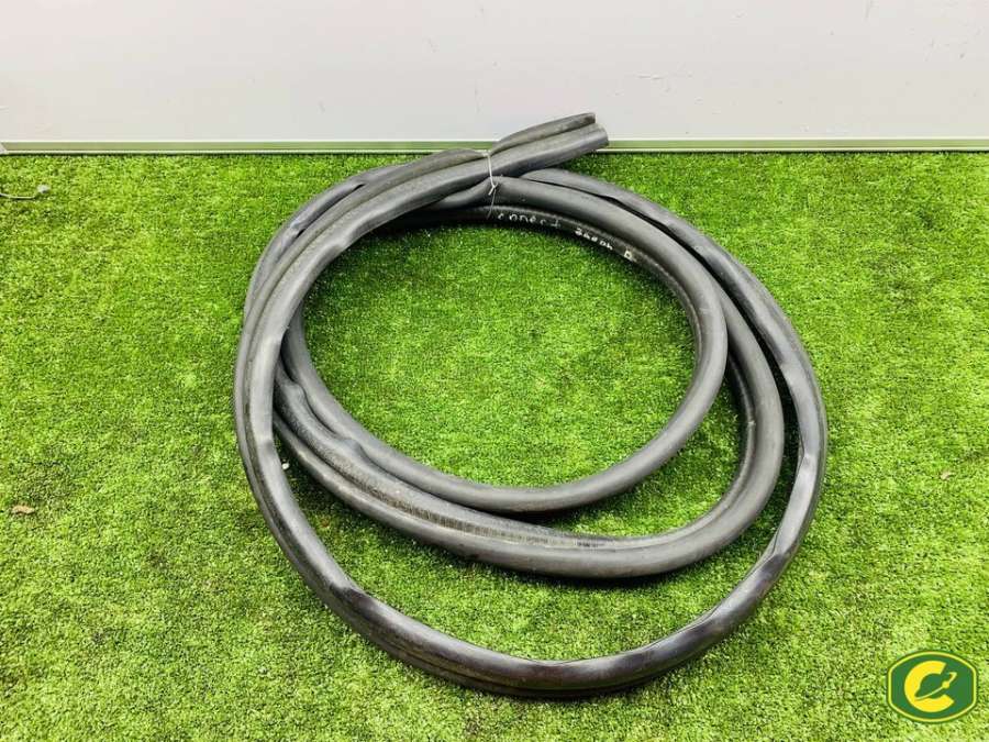 Уплотнитель двери передней правой  Ford Transit connect 1 2005г. | Фото № 2   Уплотнитель двери передней правой  Ford Transit connect 1 2005г. - Фото 2