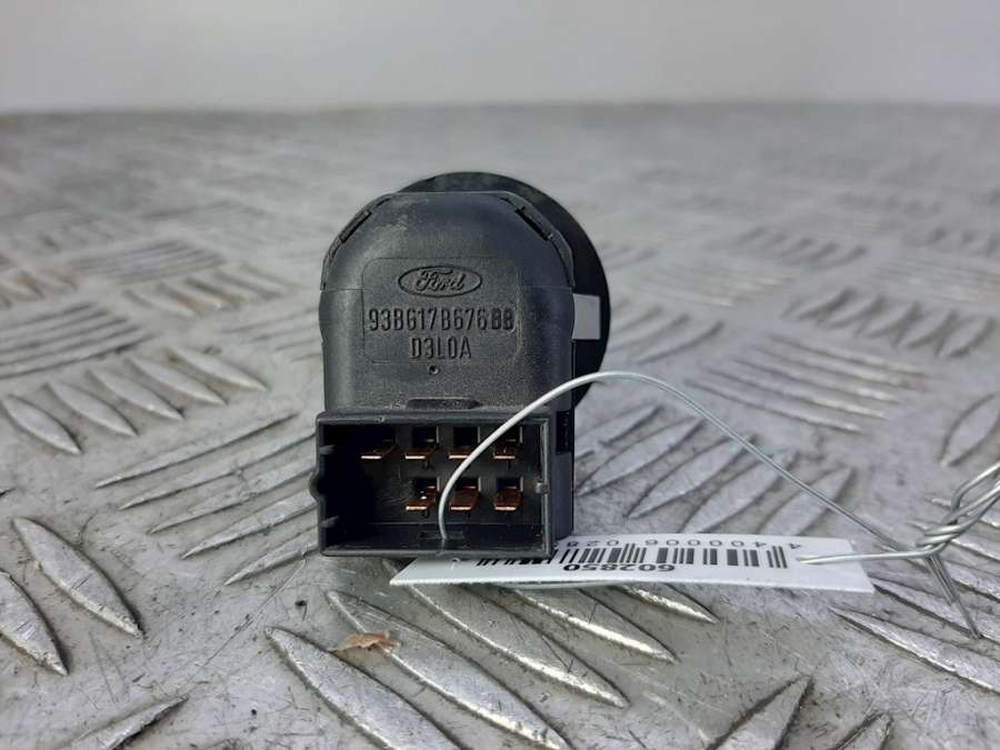 93BG17B676BB Джойстик регулировки зеркал Ford Fusion (2002-2012) Хетчбэк 5дв. 2003г. | Фото № 3 93BG17B676BB Джойстик регулировки зеркал Ford Fusion (2002-2012) Хетчбэк 5дв. 2003г. - Фото 3