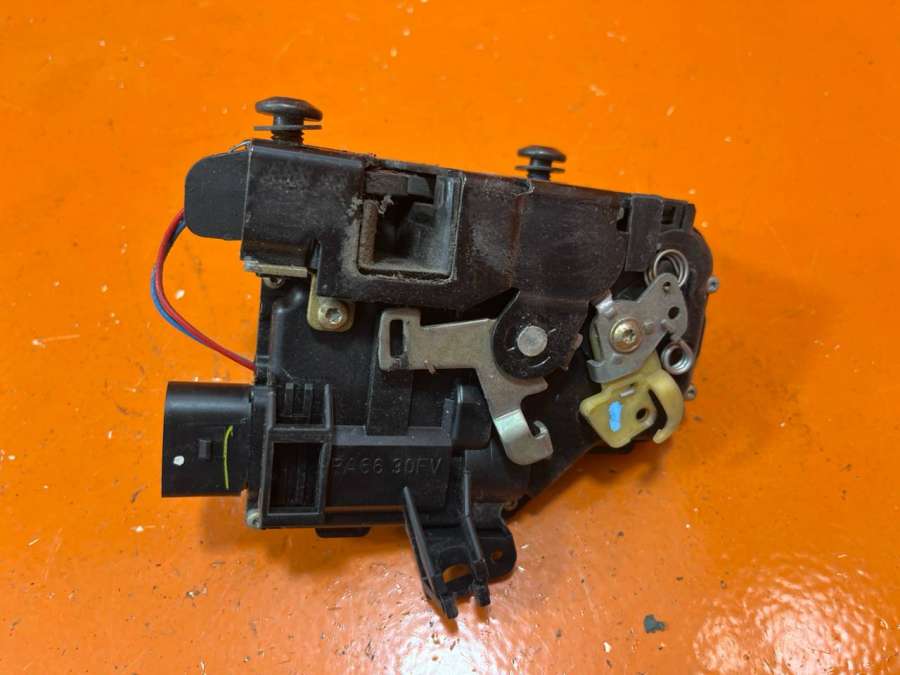 4B1837015B Замок двери передней левой Audi A6 Седан 1998г. | Фото № 2 4B1837015B Замок двери передней левой Audi A6 Седан 1998г. - Фото 2