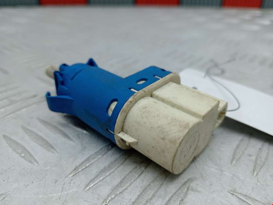 3M5T9C872AC Датчик положения педали тормоза (Выключатель стоп-сигналов) Ford Focus 2 (2004-2011) Хетчбэк 5дв. 2010г. | Фото № 2 3M5T9C872AC Датчик положения педали тормоза (Выключатель стоп-сигналов) Ford Focus 2 (2004-2011) Хетчбэк 5дв. 2010г. - Фото 2