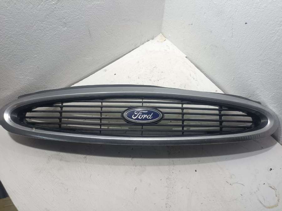 Решетка радиатора Ford Mondeo 2 1998г. | Фото № 1 Решетка радиатора Ford Mondeo 2 1998г. - Фото 1