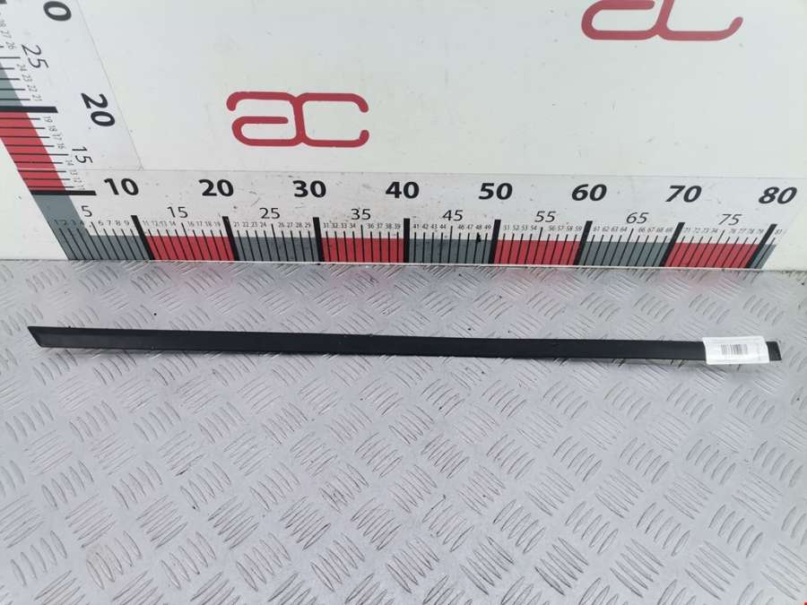 3C0853754 Накладка (молдинг) двери задней правой Volkswagen Passat 6 (2005-2010) Универсал 2009г. | Фото № 1 3C0853754 Накладка (молдинг) двери задней правой Volkswagen Passat 6 (2005-2010) Универсал 2009г. - Фото 1