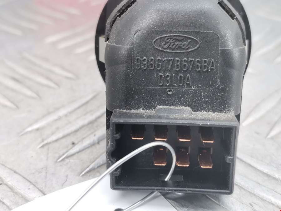 93BG17B676BA Джойстик регулировки зеркал Ford Focus 1 (1998-2005) Универсал 2003г. | Фото № 4 93BG17B676BA Джойстик регулировки зеркал Ford Focus 1 (1998-2005) Универсал 2003г. - Фото 4