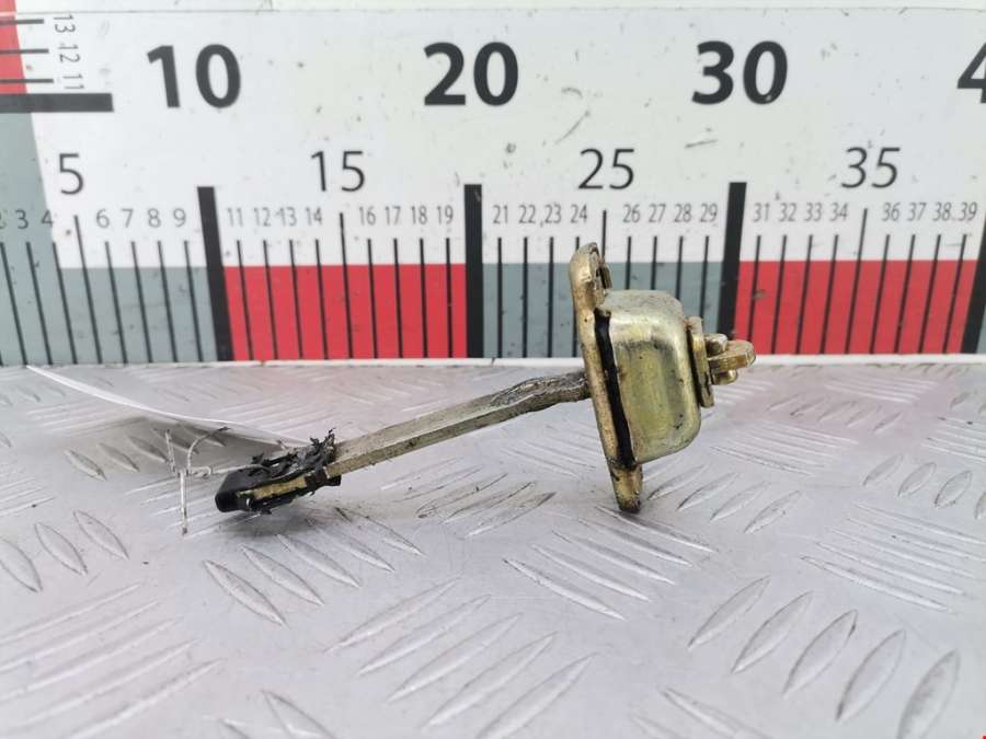 Ограничитель открывания двери передней Volkswagen Sharan 1 (1995-2010) Минивэн 2003г. | Фото № 3 Ограничитель открывания двери передней Volkswagen Sharan 1 (1995-2010) Минивэн 2003г. - Фото 3