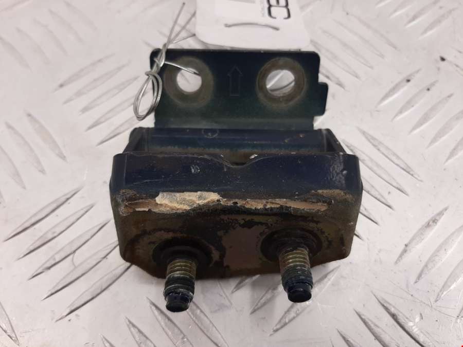 Петля крышки (двери) багажника Nissan Pathfinder (R51) (2004-2014) Внедорожник 5дв. 2006г. | Фото № 2 Петля крышки (двери) багажника Nissan Pathfinder (R51) (2004-2014) Внедорожник 5дв. 2006г. - Фото 2